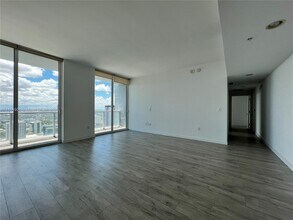 244 Biscayne Blvd, Unit 4104 in Miami, FL - Building Photo - Building Photo