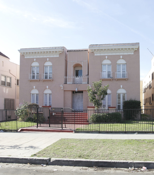 211 S Berendo St in Los Angeles, CA - Building Photo - Building Photo