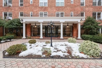 105-25 64th Ave in Queens, NY - Building Photo - Building Photo