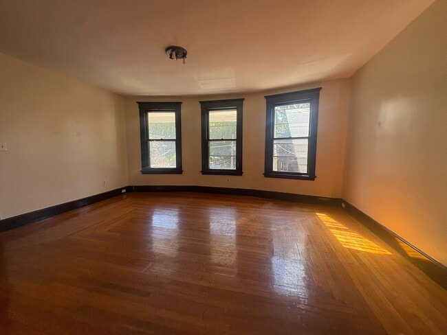 83 Gibbs St, Unit 2 in New Haven, CT - Foto de edificio - Building Photo