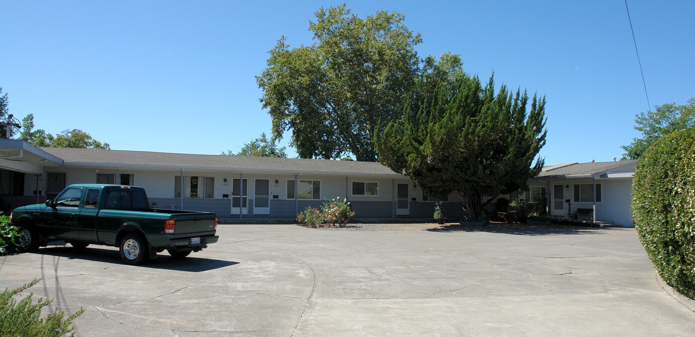 1515 Lynn Ct in Santa Rosa, CA - Building Photo