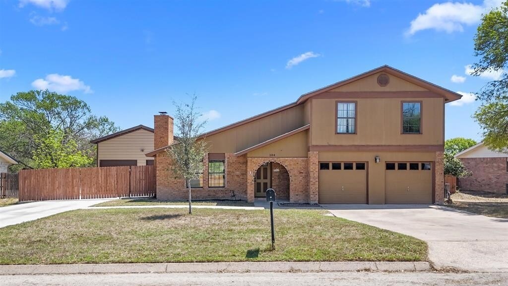 104 Tomahawk Trail in Del Rio, TX - Foto de edificio