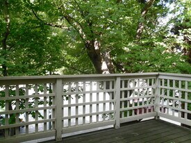 2701 Oak Rd, Unit G in Walnut Creek, CA - Building Photo