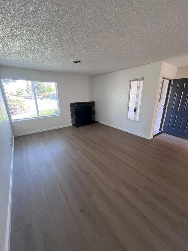 1212 Forestwood Dr in Yuba City, CA - Building Photo - Building Photo