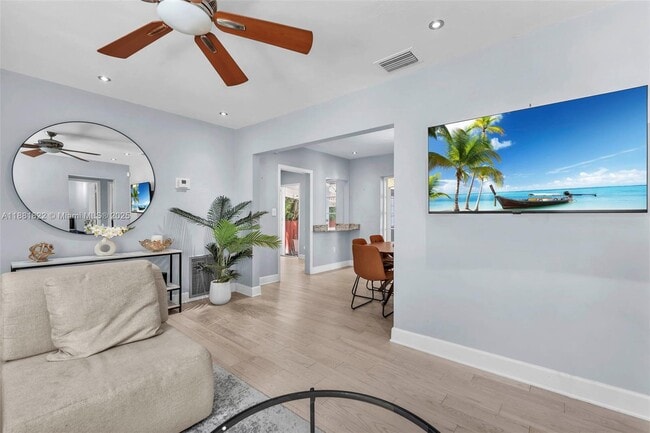 3671 SW 19th St in Miami, FL - Building Photo - Building Photo