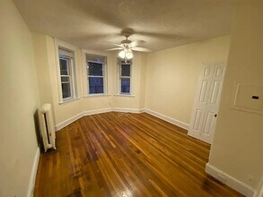 8 Barrows St in Boston, MA - Foto de edificio - Building Photo