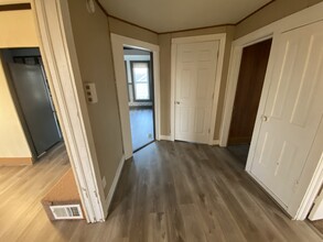 630 9th ave s, Unit 630 0.5 9TH AVE S Clinton IA 52732 - Upper in Clinton, IA - Building Photo - Building Photo