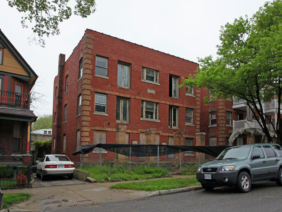 2523-2525 Cherry St in Kansas City, MO - Building Photo