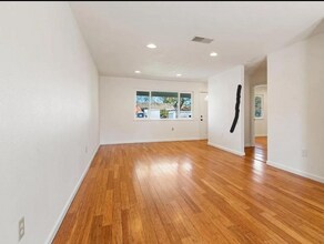 1241 Hibiscus Way in Livermore, CA - Building Photo - Building Photo