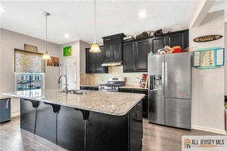 605 Bayside Ct in South Amboy, NJ - Building Photo - Building Photo