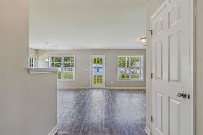 1011 Huffine Mill Rd in Greensboro, NC - Building Photo - Building Photo
