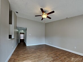 10919 Livingston Dr in New Port Richey, FL - Building Photo - Building Photo