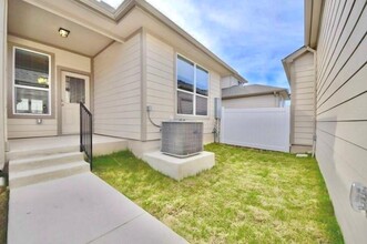 122 Gates of the Arctic Ave in Pflugerville, TX - Foto de edificio - Building Photo