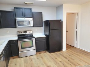 10707 Juniper Pass in San Antonio, TX - Building Photo - Building Photo
