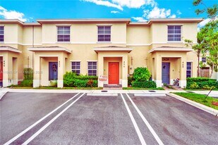 444 NE 5th St in Florida City, FL - Building Photo