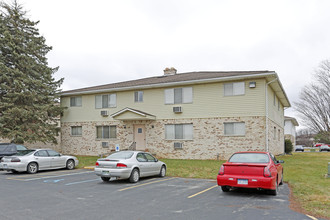 Brookfield Apartments in Lapeer, MI - Building Photo - Building Photo