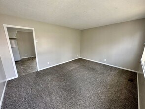 1422 Lakeview Rd in Clarksville, TN - Building Photo - Building Photo