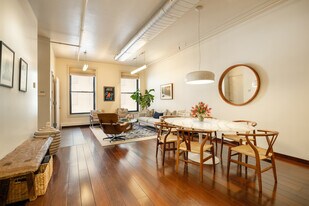 34 N Moore St in New York, NY - Building Photo