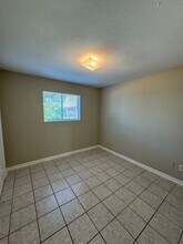 1952 Upland Dr in Houston, TX - Foto de edificio - Building Photo