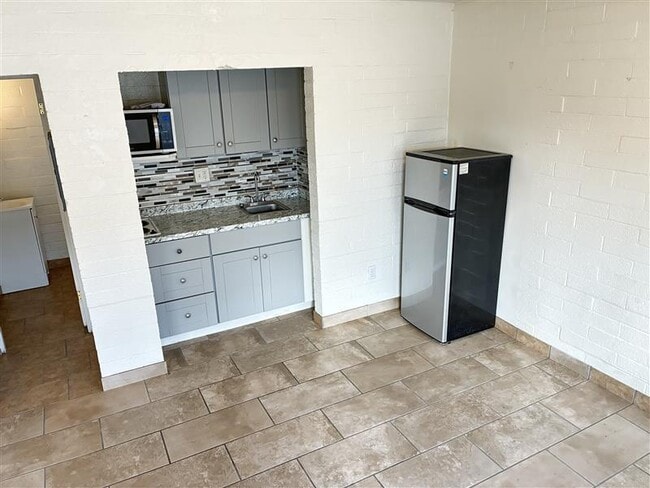 1643 S State St in Orem, UT - Building Photo - Building Photo