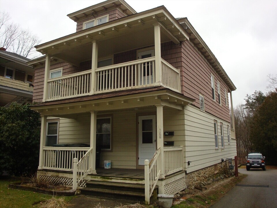 398 Worcester St, Unit 2 in Southbridge, MA - Building Photo