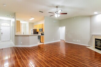 717 S Lake Cunningham Ave in Jacksonville, FL - Building Photo - Building Photo