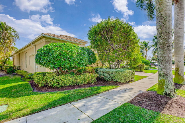 108 Tranquilla Dr in Palm Beach Gardens, FL - Building Photo - Building Photo