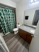 250 Heimer Rd in San Antonio, TX - Foto de edificio - Building Photo