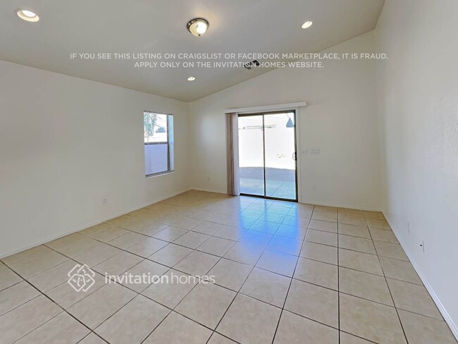 5903 S 32nd Ln in Phoenix, AZ - Building Photo - Building Photo