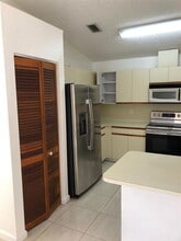 6132 NW 181st Terrace Cir W in Hialeah, FL - Building Photo - Building Photo