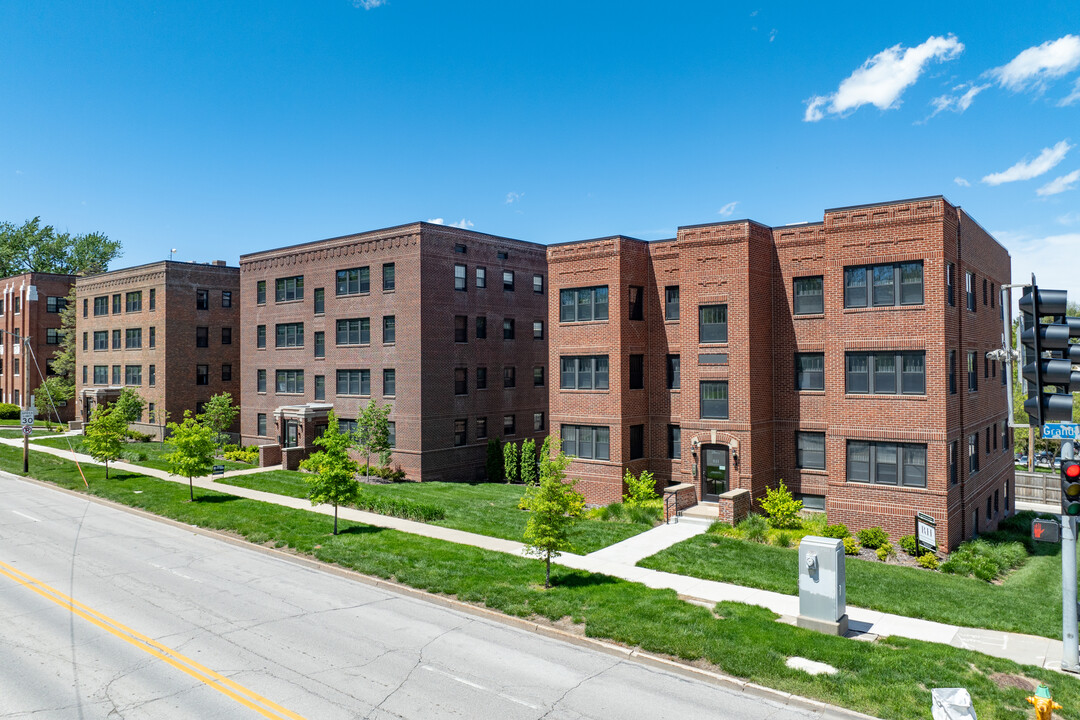 Regan House in Des Moines, IA - Building Photo