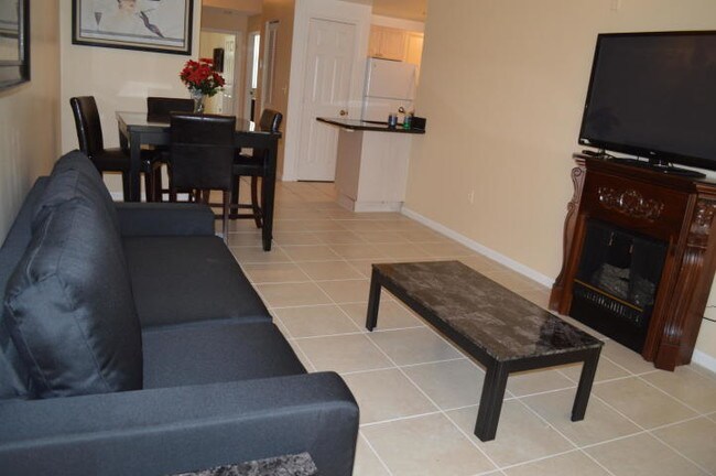 2100 Greenview Shores Blvd-Unit -515 in Wellington, FL - Building Photo - Building Photo