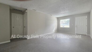 2936-2938 8 Iron Dr in Lakeland, FL - Building Photo - Building Photo