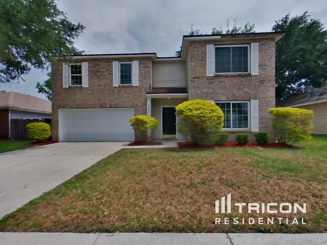 property at 13571 Ashford Wood Ct W