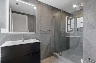 1580 Beacon St, Unit 300 in Brookline, MA - Building Photo - Building Photo