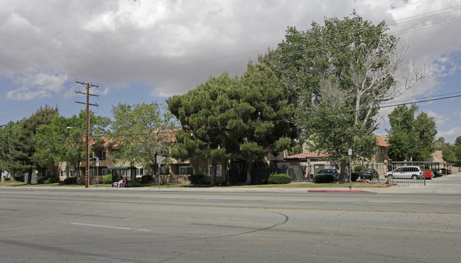 Arbor at Palmdale Apartments in Palmdale, CA - Foto de edificio - Building Photo