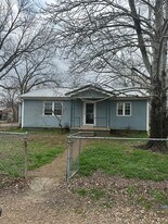 308 Cherokee St in Delaware, OK - Building Photo