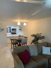 7436 E Chaparral Rd, Unit 202B in Scottsdale, AZ - Foto de edificio - Building Photo