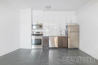 LUXURY 2 Bed LOFT in Queens! in Queens, NY - Building Photo - Building Photo