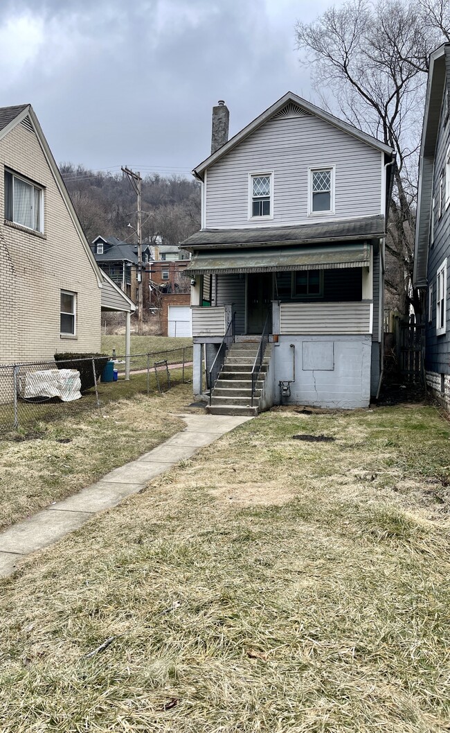 347 Midland Ave in Midland, PA - Building Photo - Building Photo