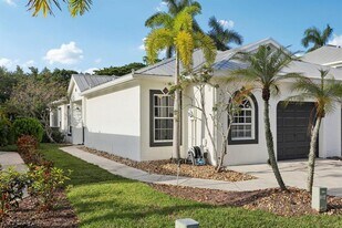 10709 Pelican Dr in Wellington, FL - Building Photo
