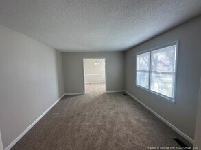 5901 Watercrest Ct in Fayetteville, NC - Building Photo - Building Photo