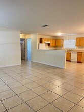1692 Whipple Dr in Deltona, FL - Building Photo - Building Photo