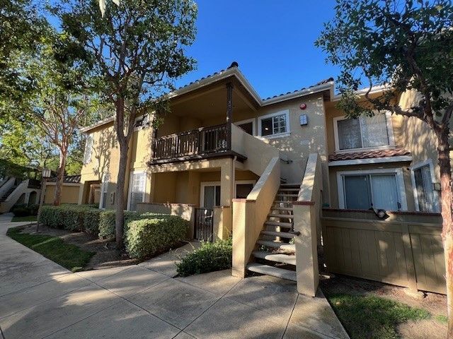 223 Gallery Wy in Tustin, CA - Building Photo