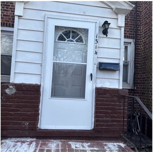 property at 1314 Argus Rd