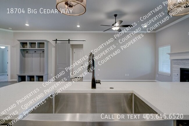 18704 Big Cedar Way in Edmond, OK - Building Photo - Building Photo