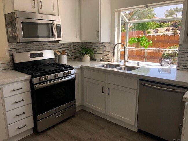 property at 5176 Baywood Cir