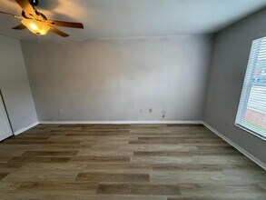 5506 Metrowest Blvd in Orlando, FL - Foto de edificio - Building Photo