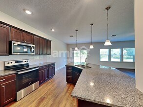 32 Atlanta Dr in St. Augustine, FL - Foto de edificio - Building Photo