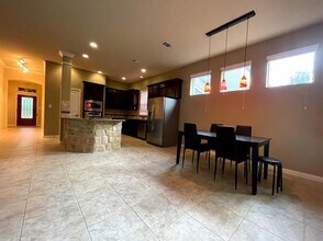 9550 Savannah Ridge Dr in Austin, TX - Building Photo - Building Photo